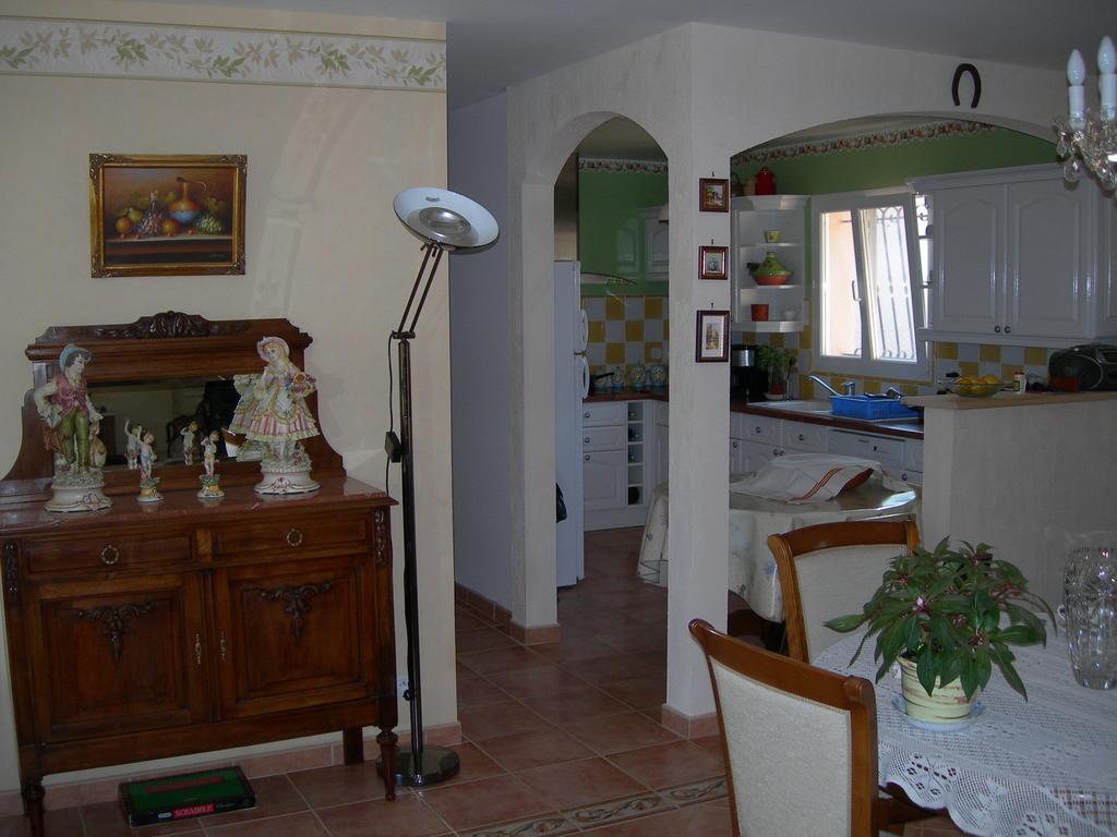 B&B Villa Les Tamaris Régusse Buitenkant foto