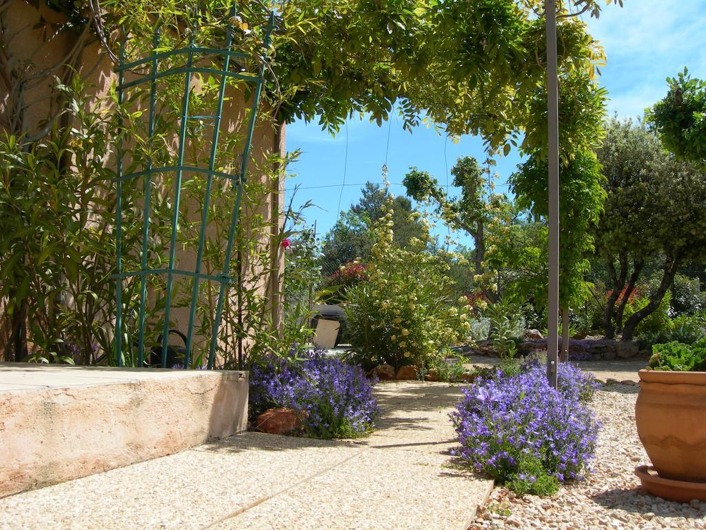 B&B Villa Les Tamaris Régusse Buitenkant foto