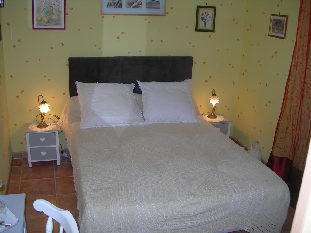 B&B Villa Les Tamaris Régusse Buitenkant foto