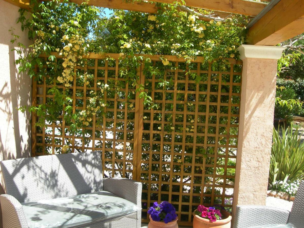 B&B Villa Les Tamaris Régusse Buitenkant foto